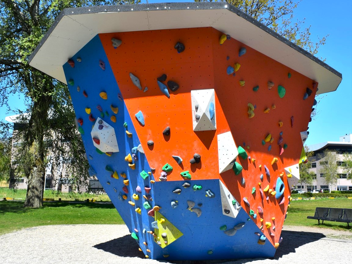 Boulderblok buiten USC Universitair Sportcentrum Science Park Amsterdam